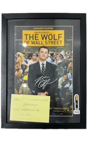 Wolf of Wall Street (2013) - Post-it "Im wearing a wire"